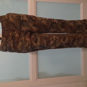 Abercrombie and Fitch camo pants size 26 2r